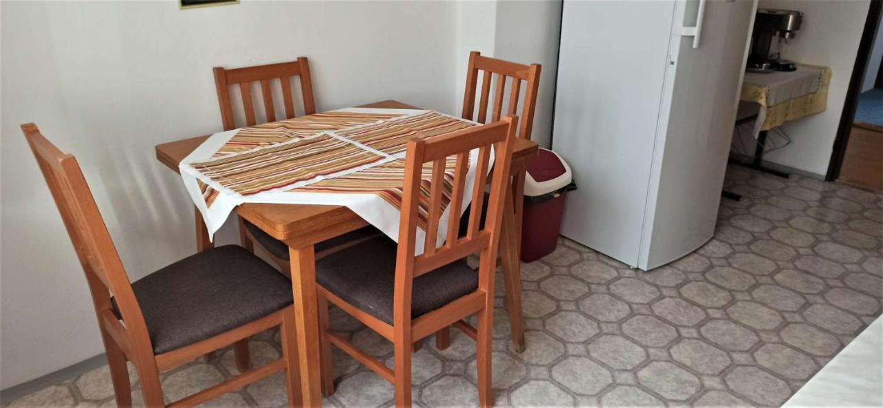 Apartman Milena Jicin Bagian luar foto