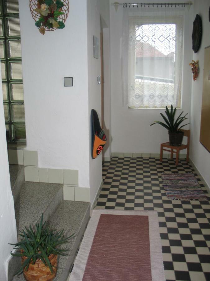 Apartman Milena Jicin Bagian luar foto